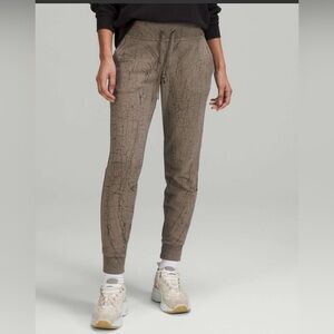 Lululemon Warm Down Jogger *7/8 Length
Thread Dye Rover Black